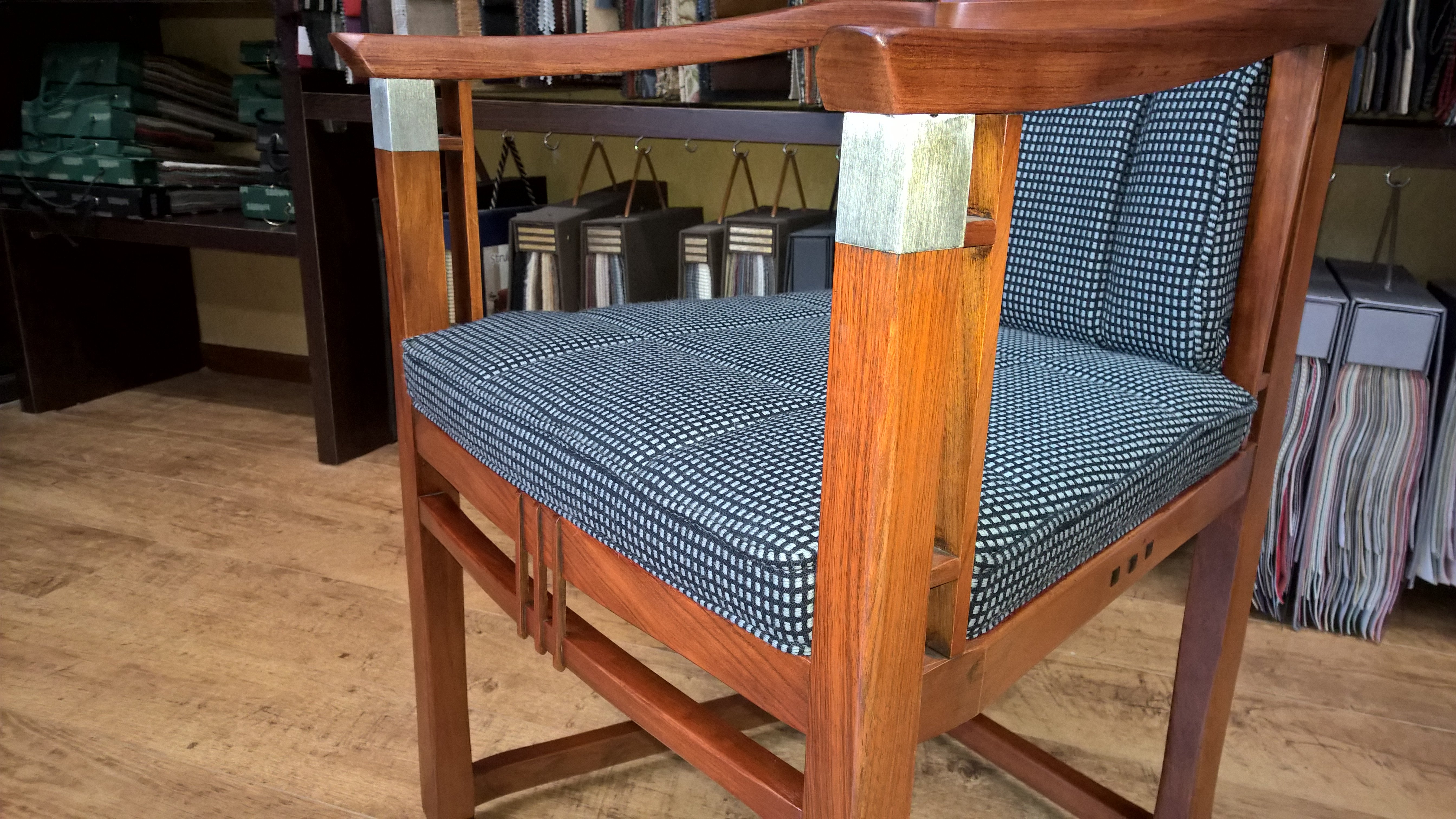 Herstoffering Schuitema eetkamerstoelen